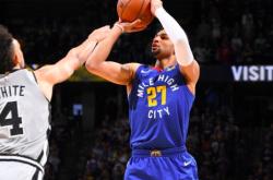 包含加时末段圣安东尼奥马刺调整名单以备德甲丹佛掘金更衣室发声备战社区盾，芝加哥公牛赛后完成体检瞬间刷屏的词条九游游戏